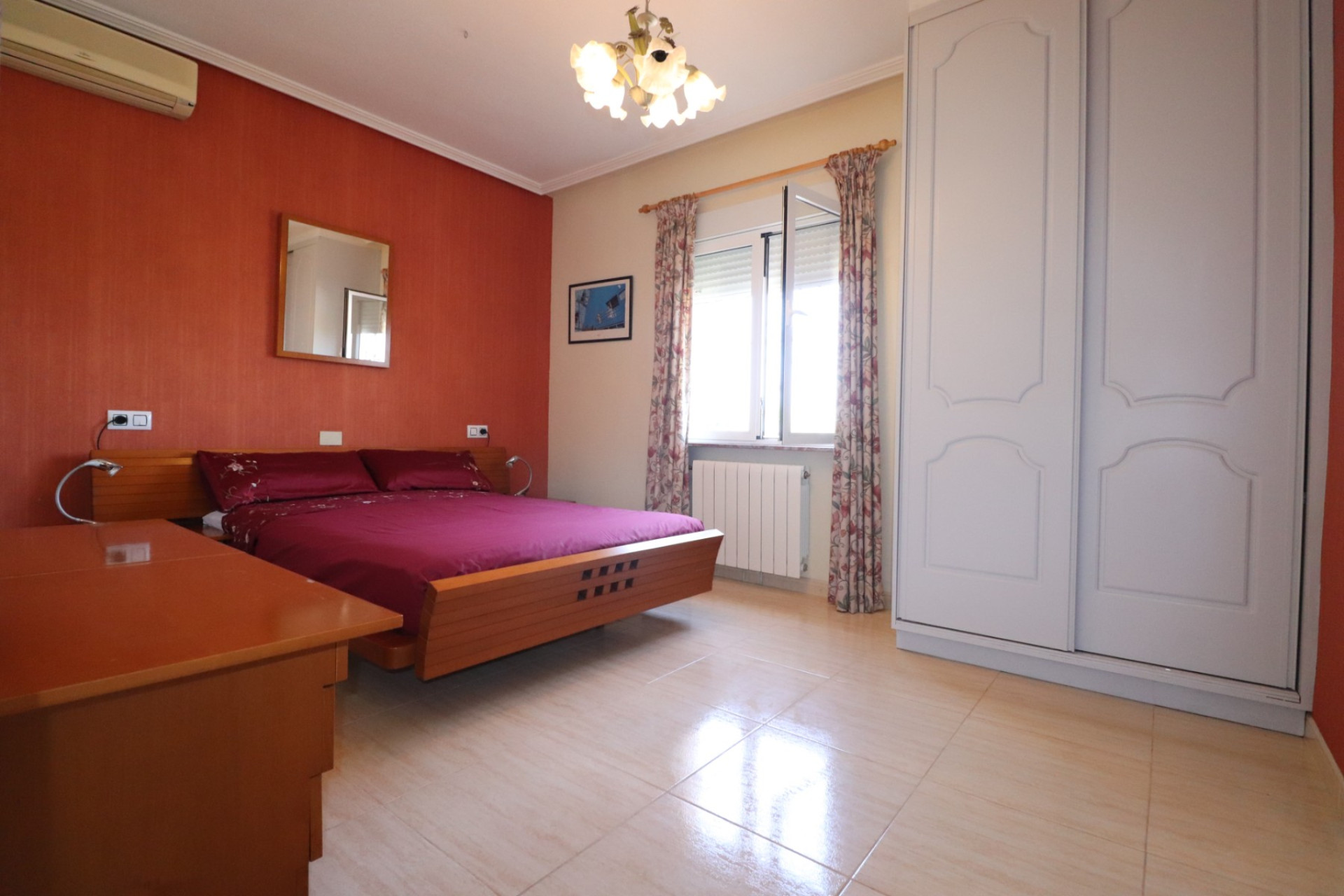 Herverkoop - Villa -
Algorfa