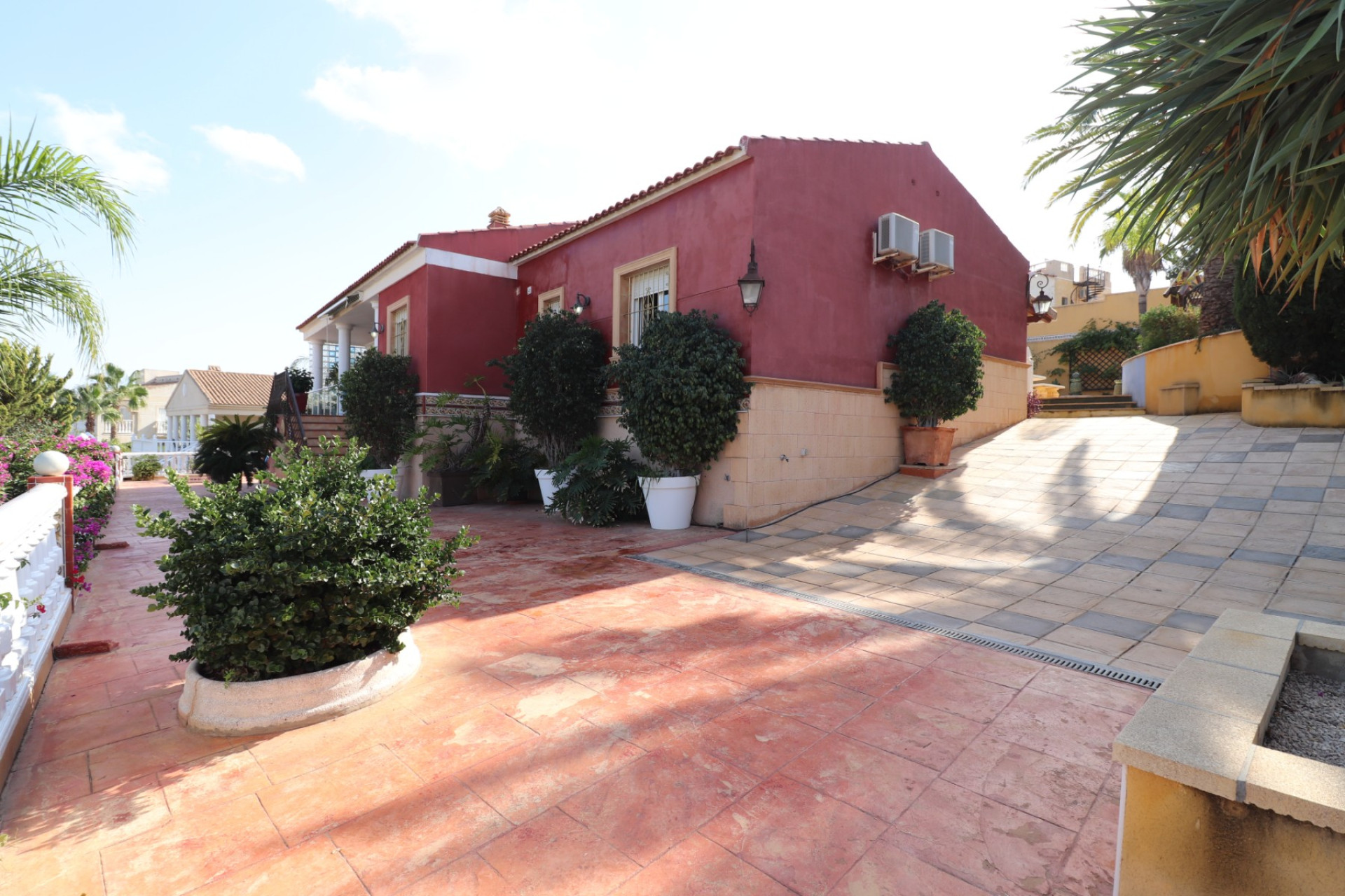 Herverkoop - Villa -
Algorfa