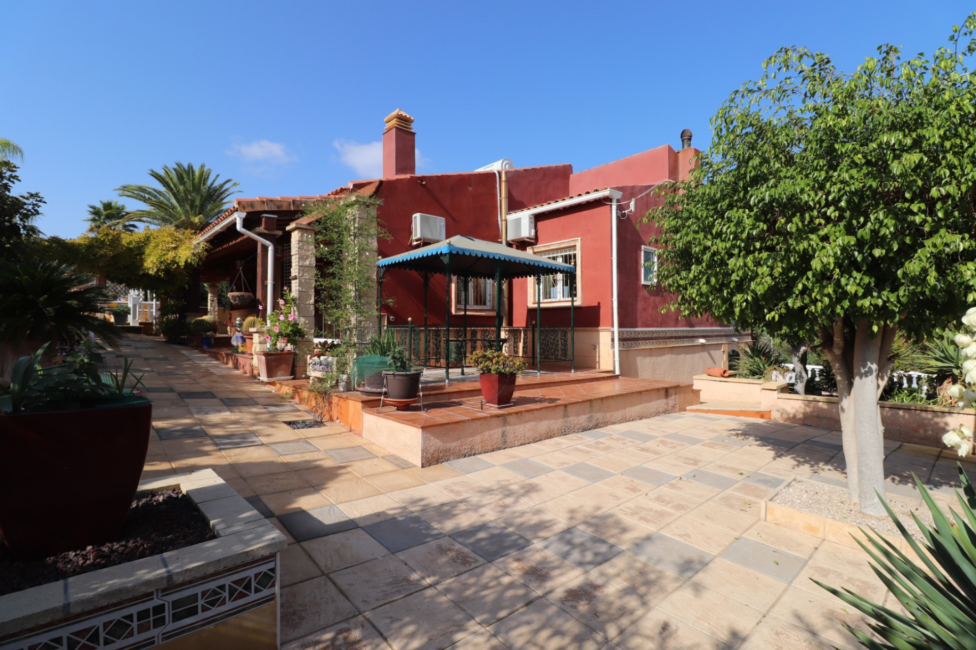 Herverkoop - Villa -
Algorfa