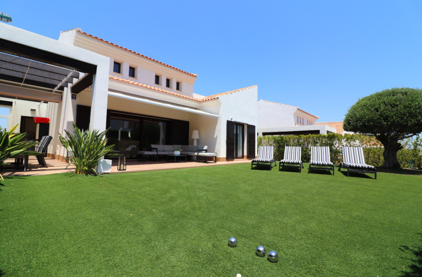 Herverkoop - Villa -
Algorfa