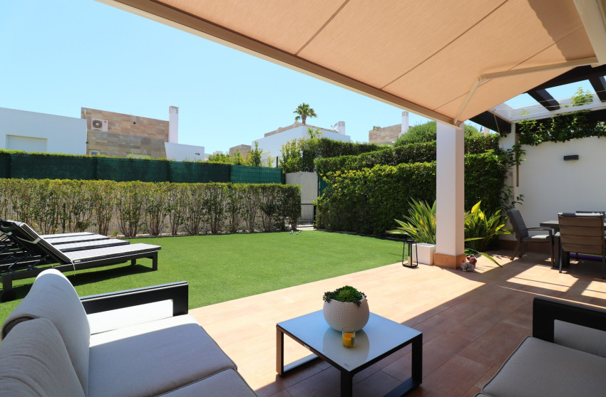 Herverkoop - Villa -
Algorfa
