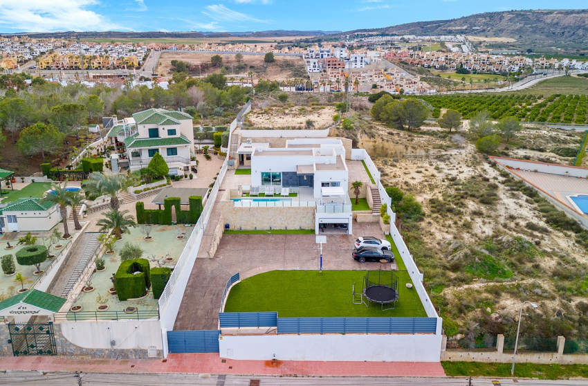 Herverkoop - Villa -
Algorfa