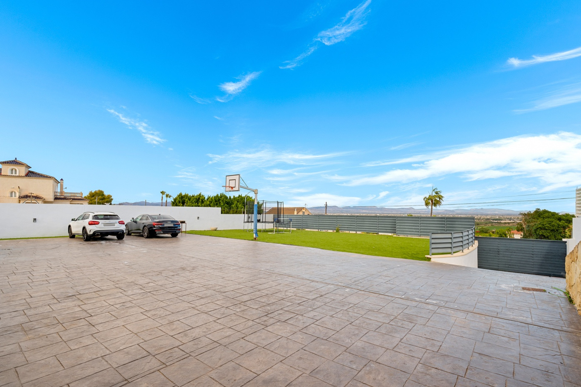 Herverkoop - Villa -
Algorfa