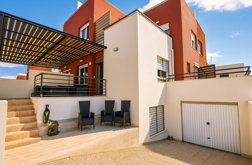 Herverkoop - Villa -
Algorfa