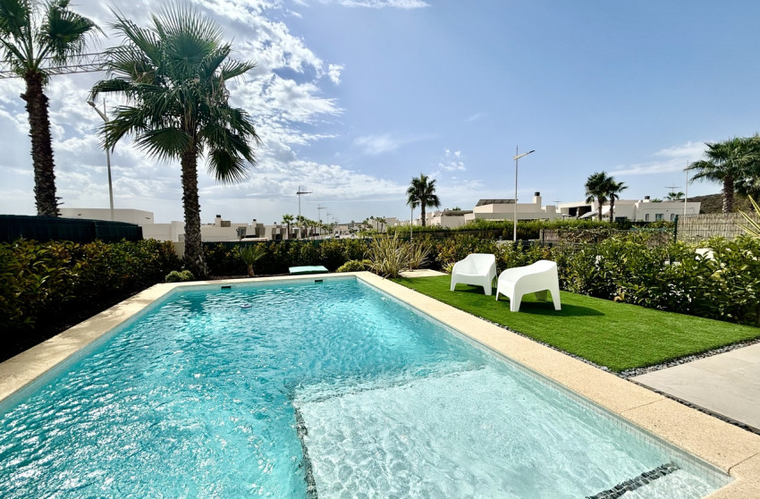 Herverkoop - Villa -
Algorfa