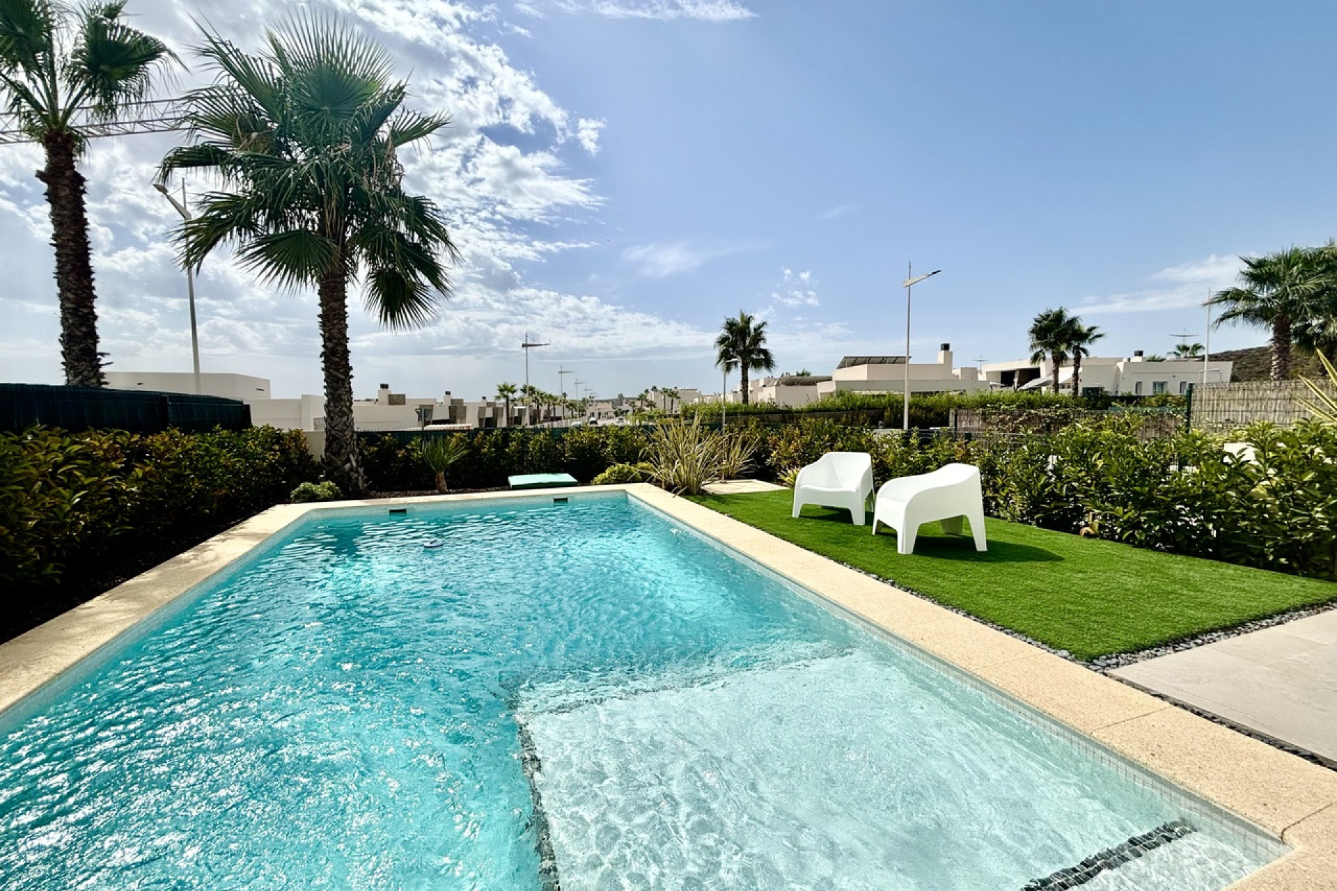 Herverkoop - Villa -
Algorfa