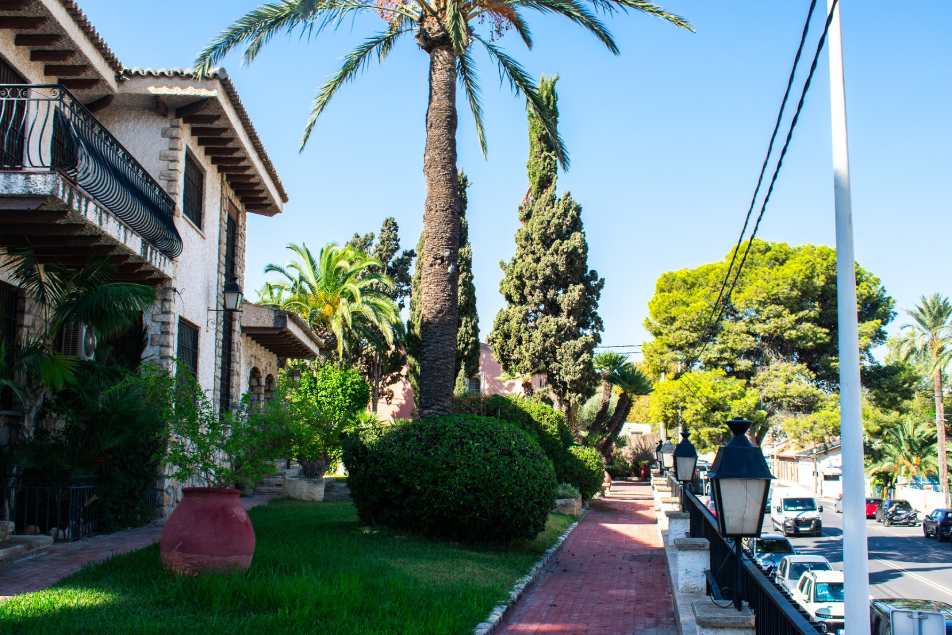 Herverkoop - Villa -
Alicante - Albufereta