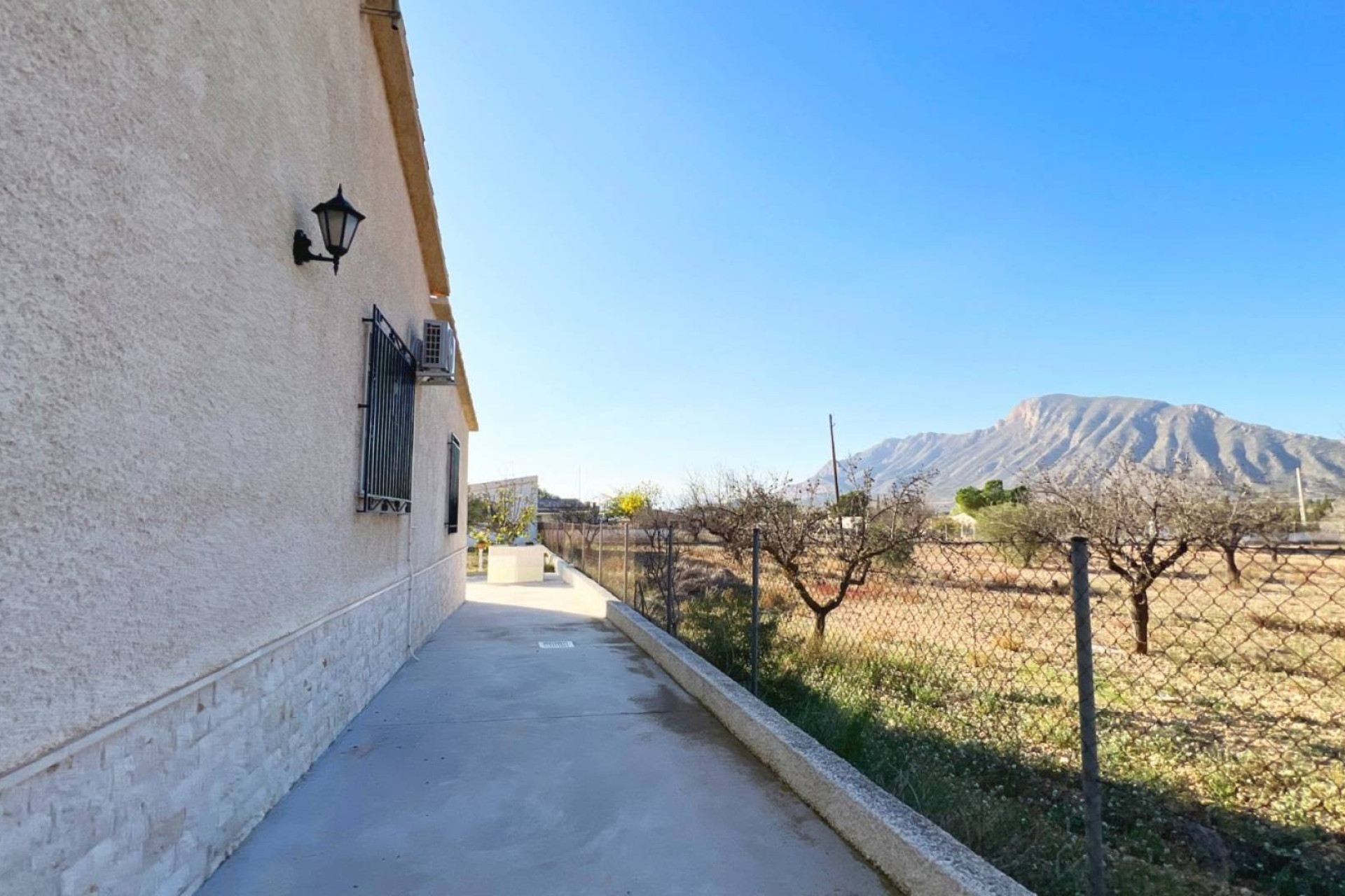 Herverkoop - Villa -
BARBARROJA - Barbarroja