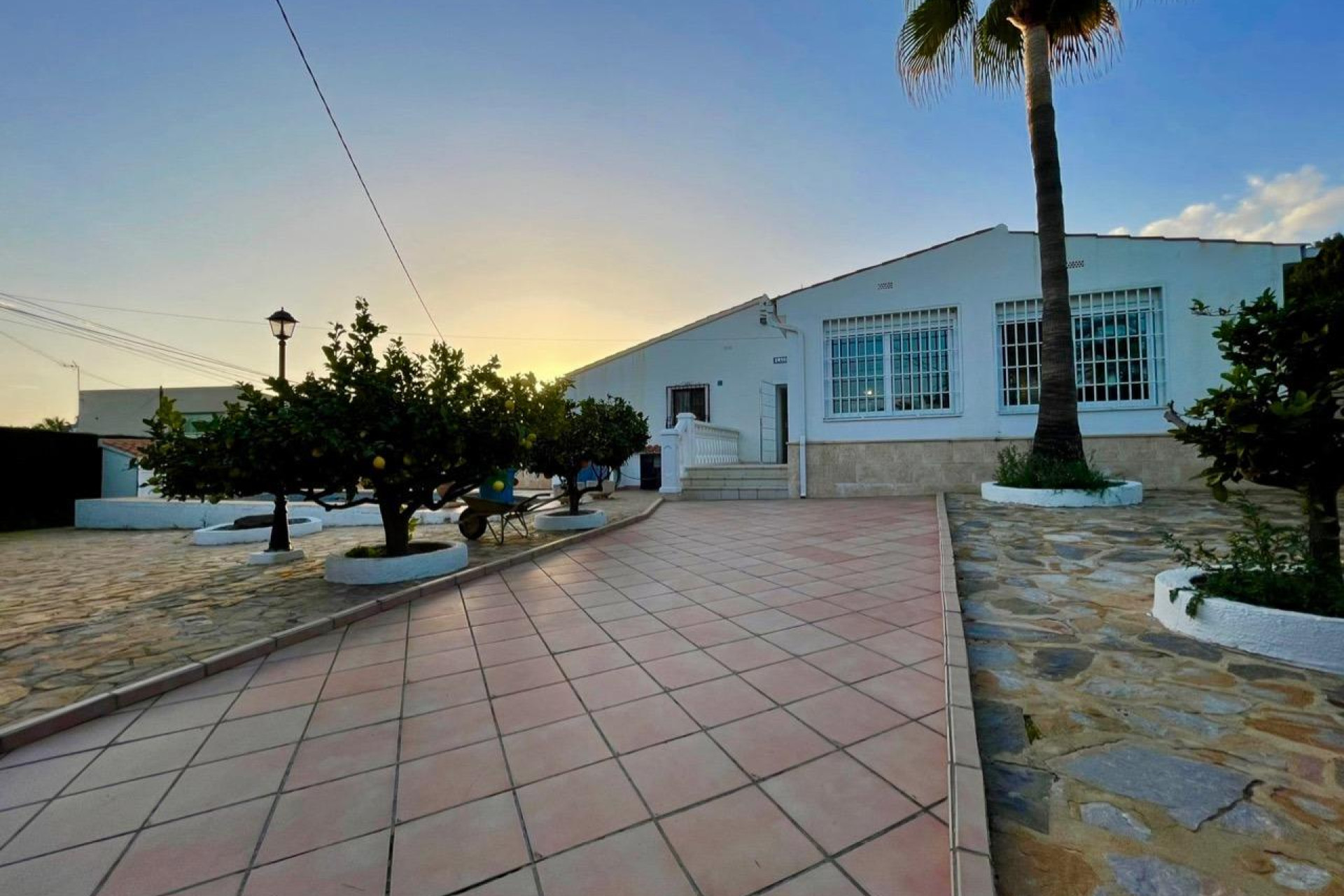 Herverkoop - Villa -
Benidorm - Urbanizaciones