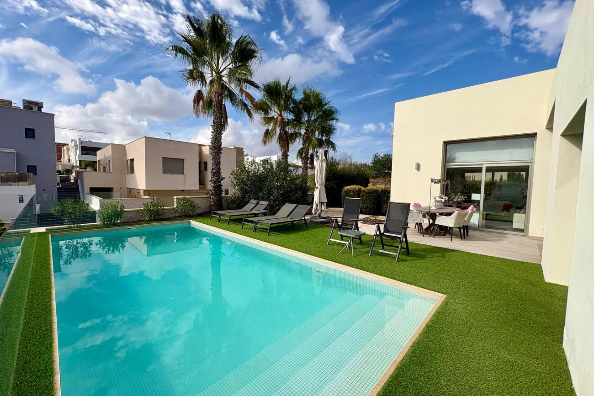 Herverkoop - Villa -
Benijofar - Costa Blanca