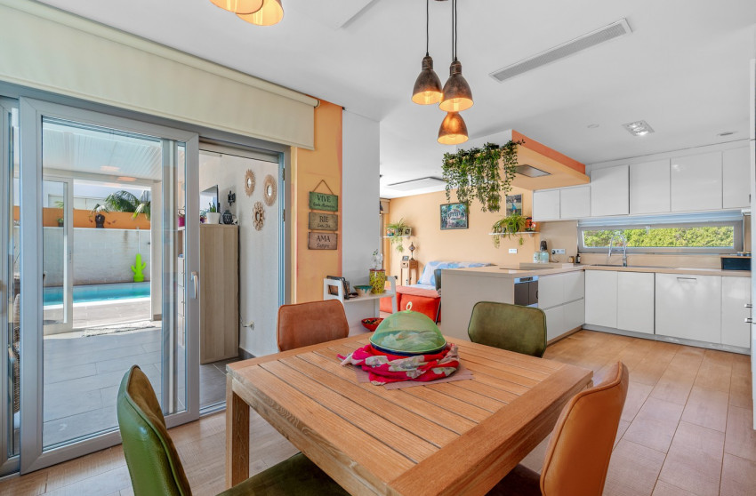 Herverkoop - Villa -
Benijofar