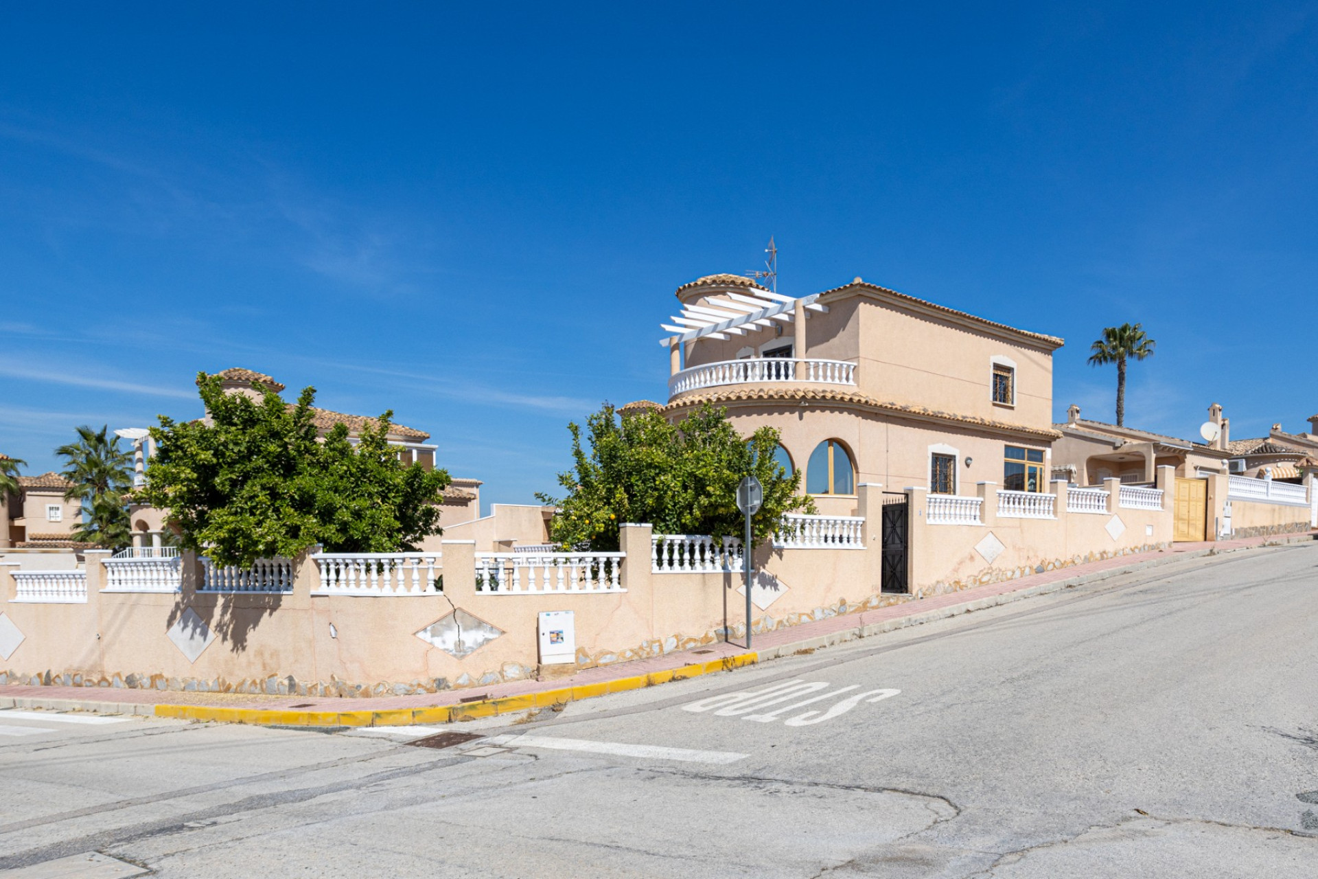 Herverkoop - Villa -
Benijofar