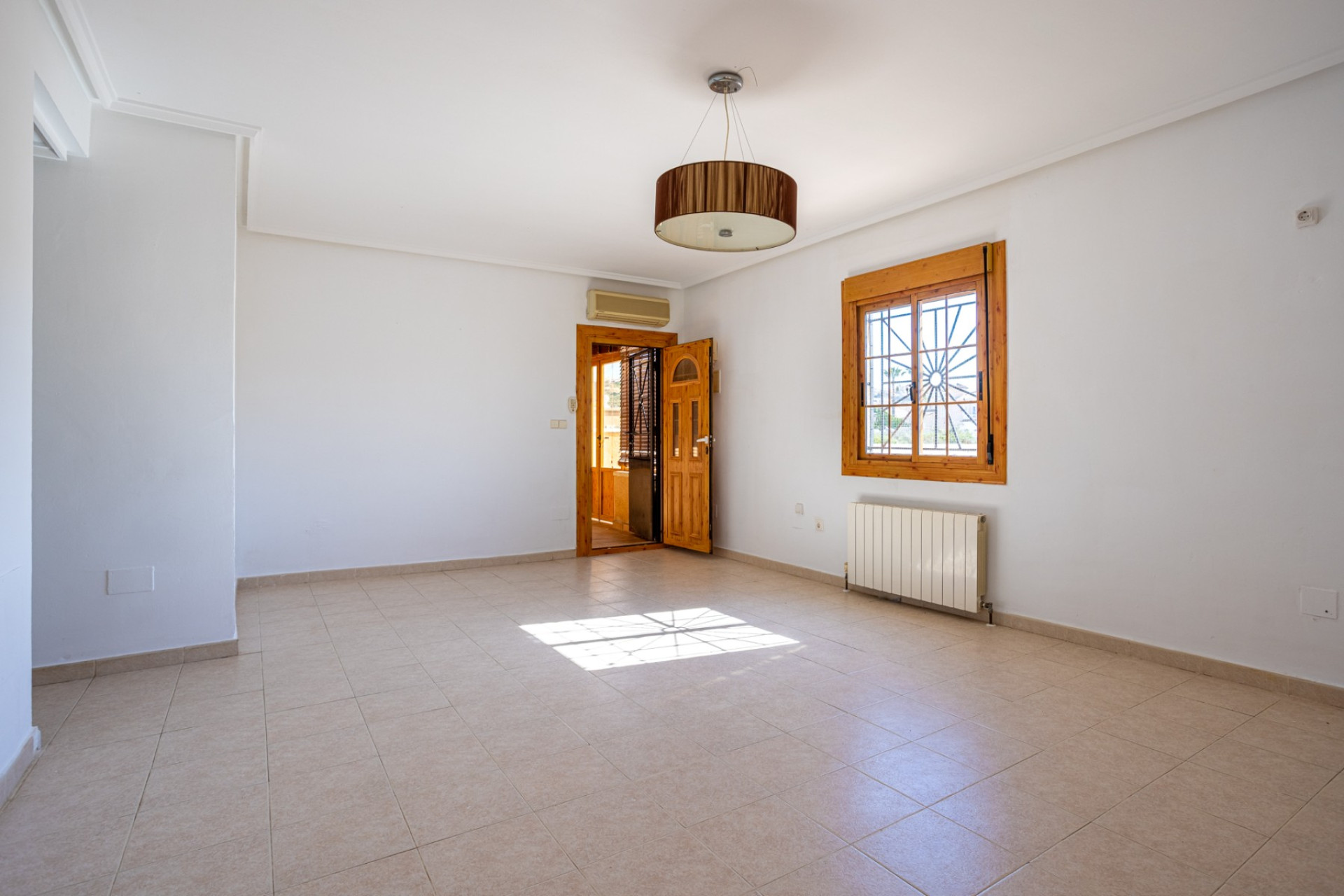 Herverkoop - Villa -
Benijofar
