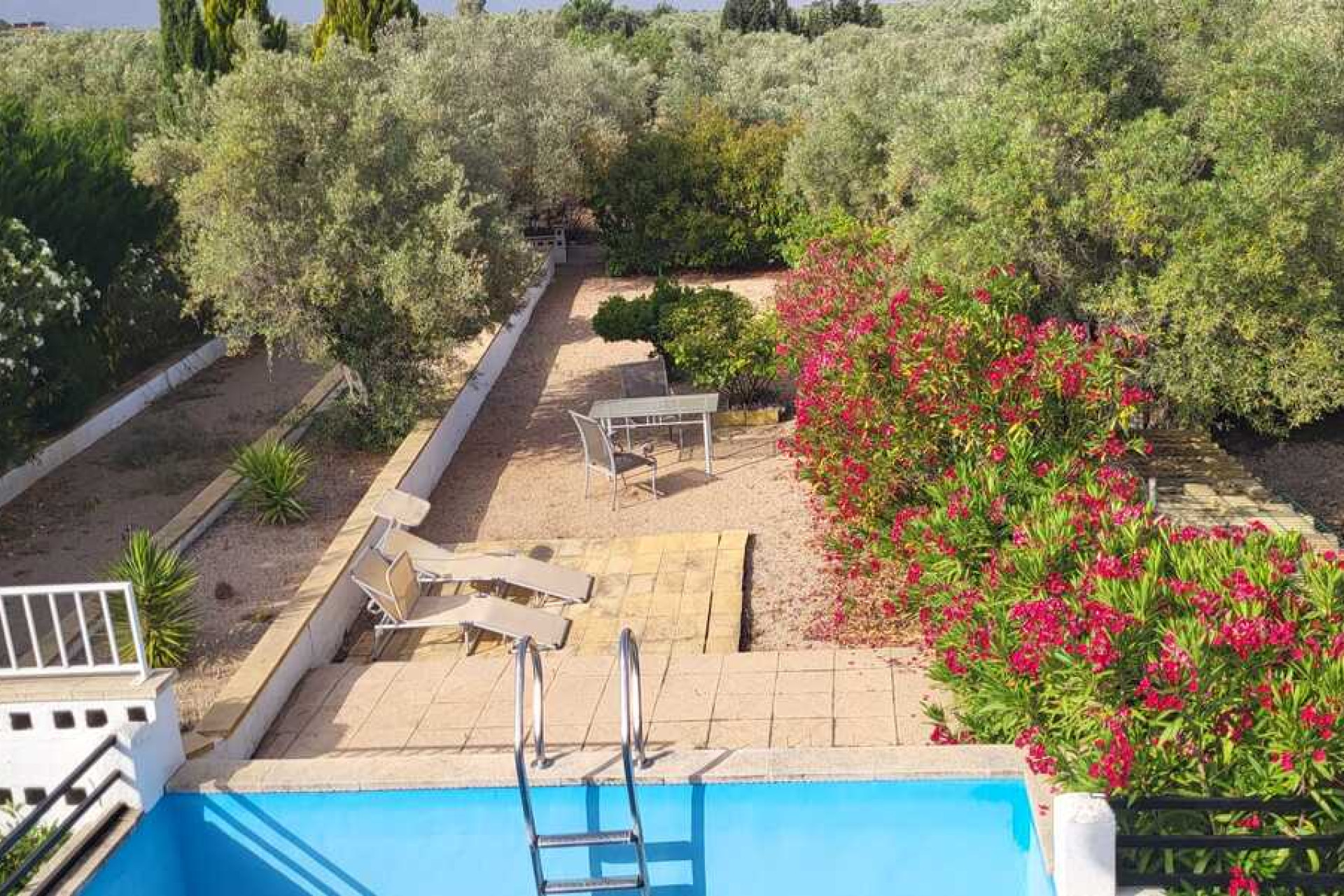 Herverkoop - Villa -
Biar - Costa Blanca