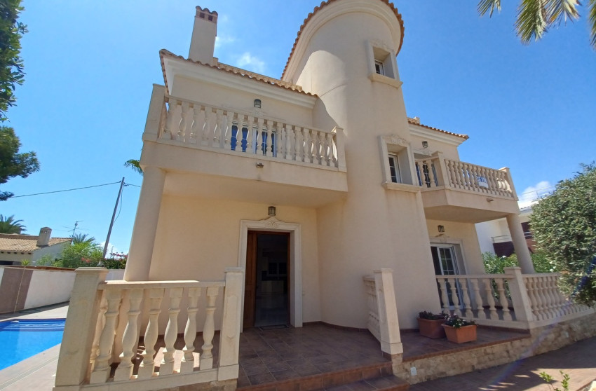 Herverkoop - Villa -
Cabo Roig
