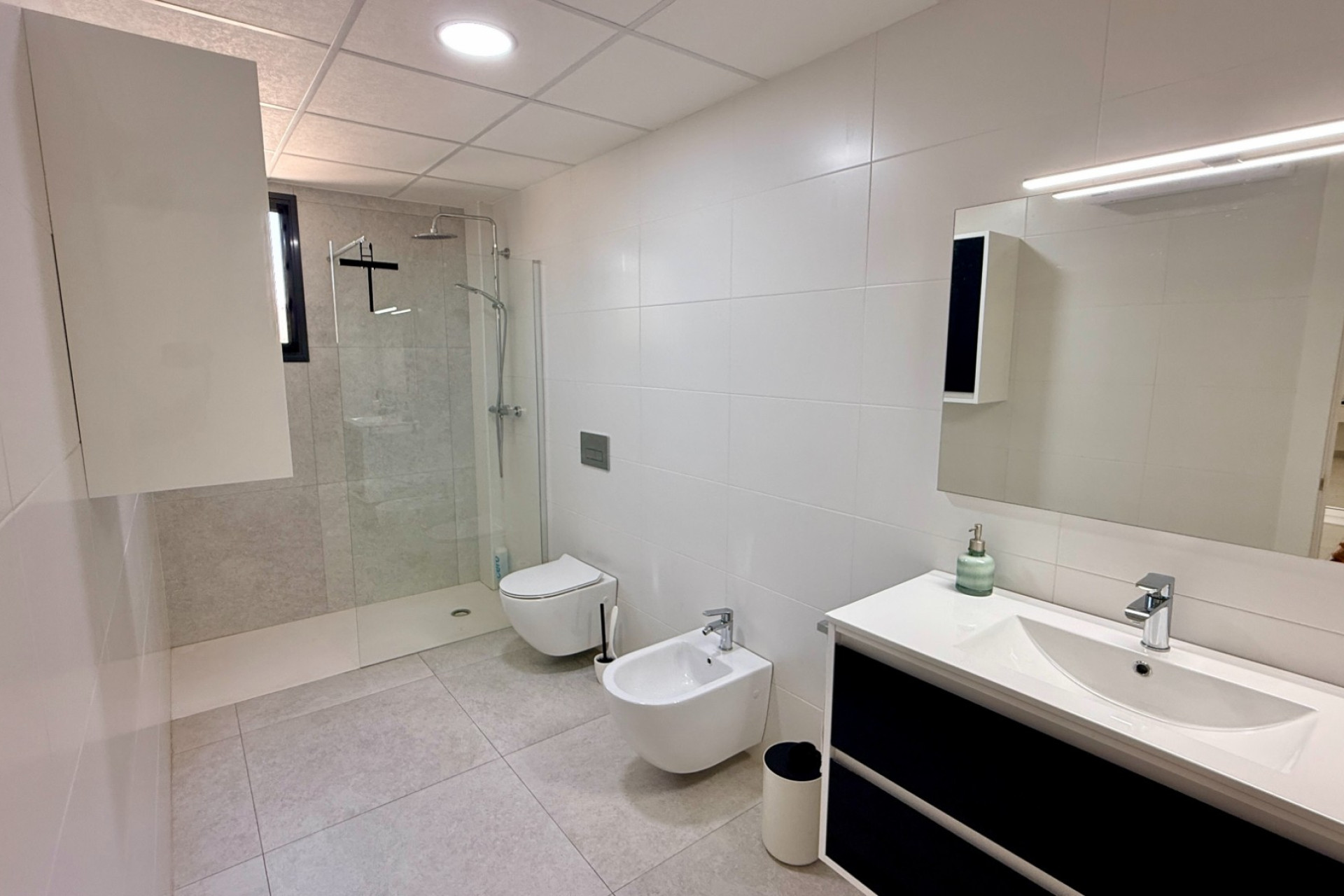Herverkoop - Villa -
Canada De La Lena