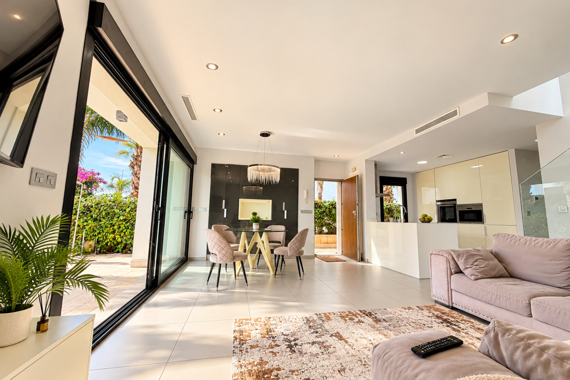Herverkoop - Villa -
Ciudad Quesada - Costa Blanca