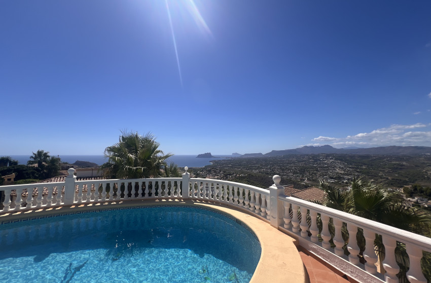 Herverkoop - Villa -
Cumbre del Sol - Costa Blanca