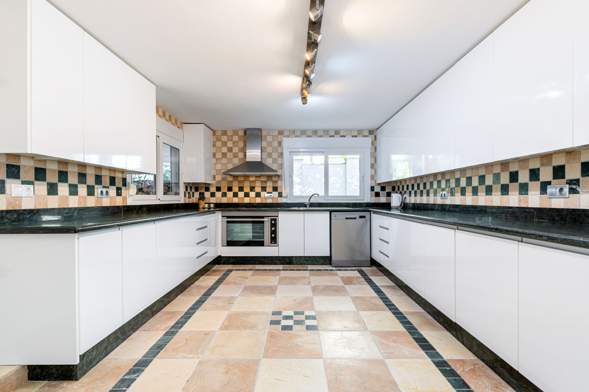 Herverkoop - Villa -
Dehesa de Campoamor