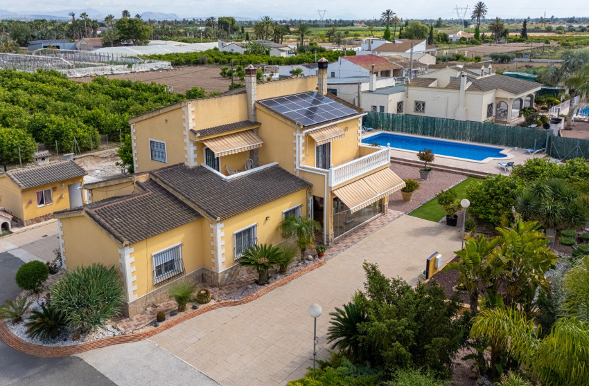 Herverkoop - Villa -
Elche - La Hoya