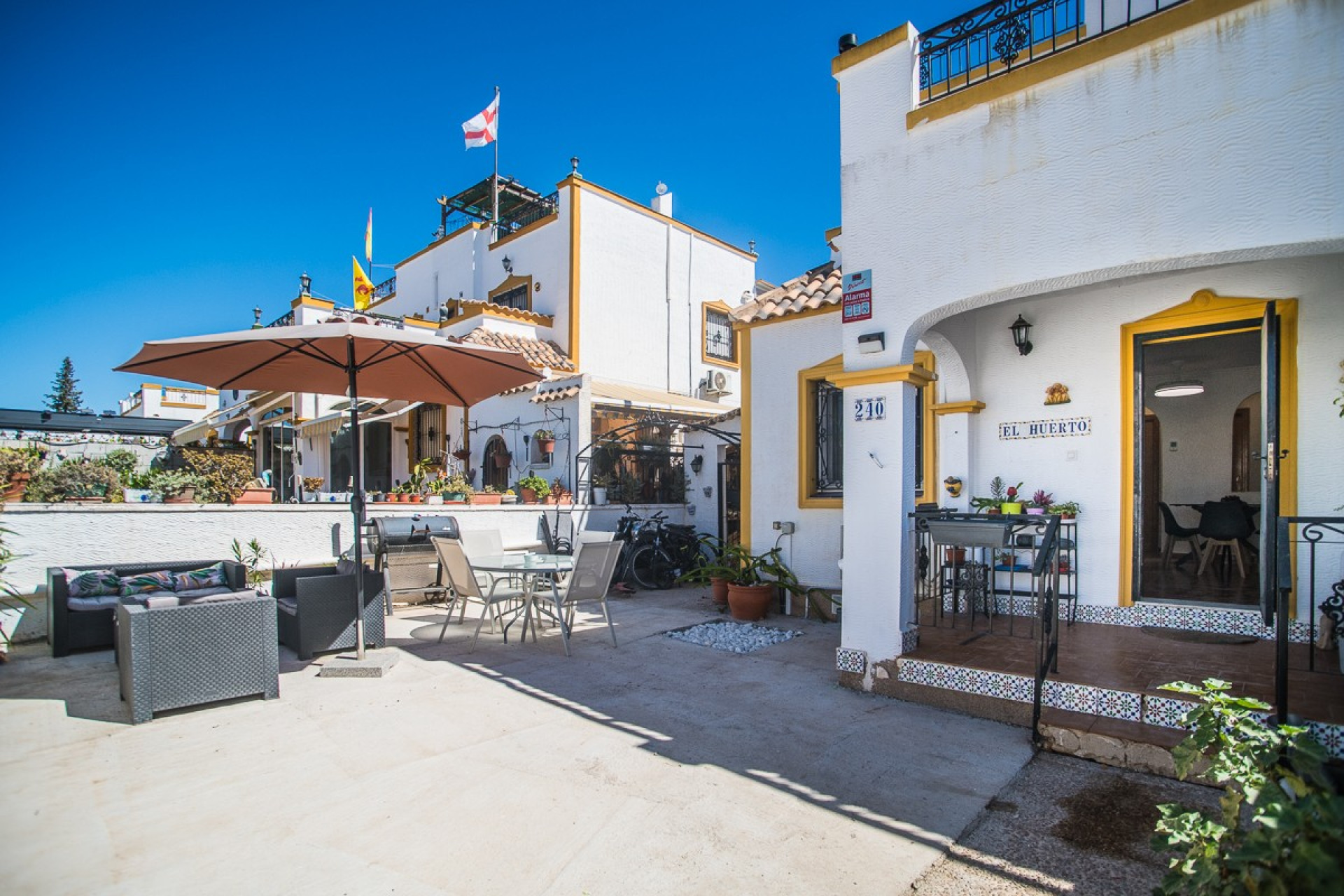 Herverkoop - Villa -
Entre Naranjos - Inland