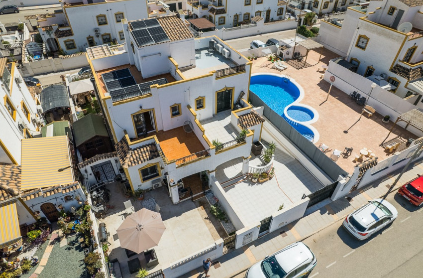 Herverkoop - Villa -
Entre Naranjos - Inland