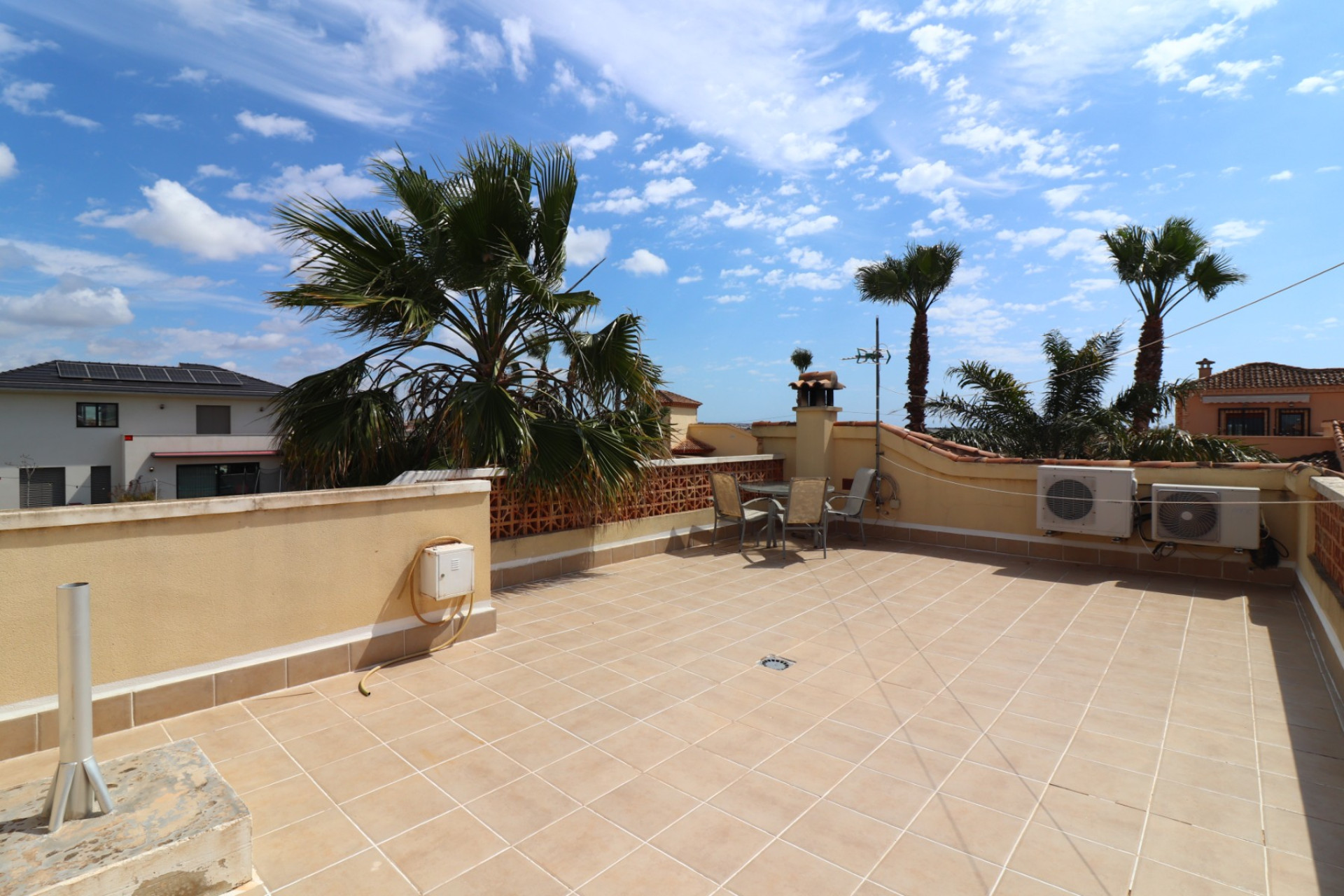 Herverkoop - Villa -
Formentera del Segura - Fincas de La Vega