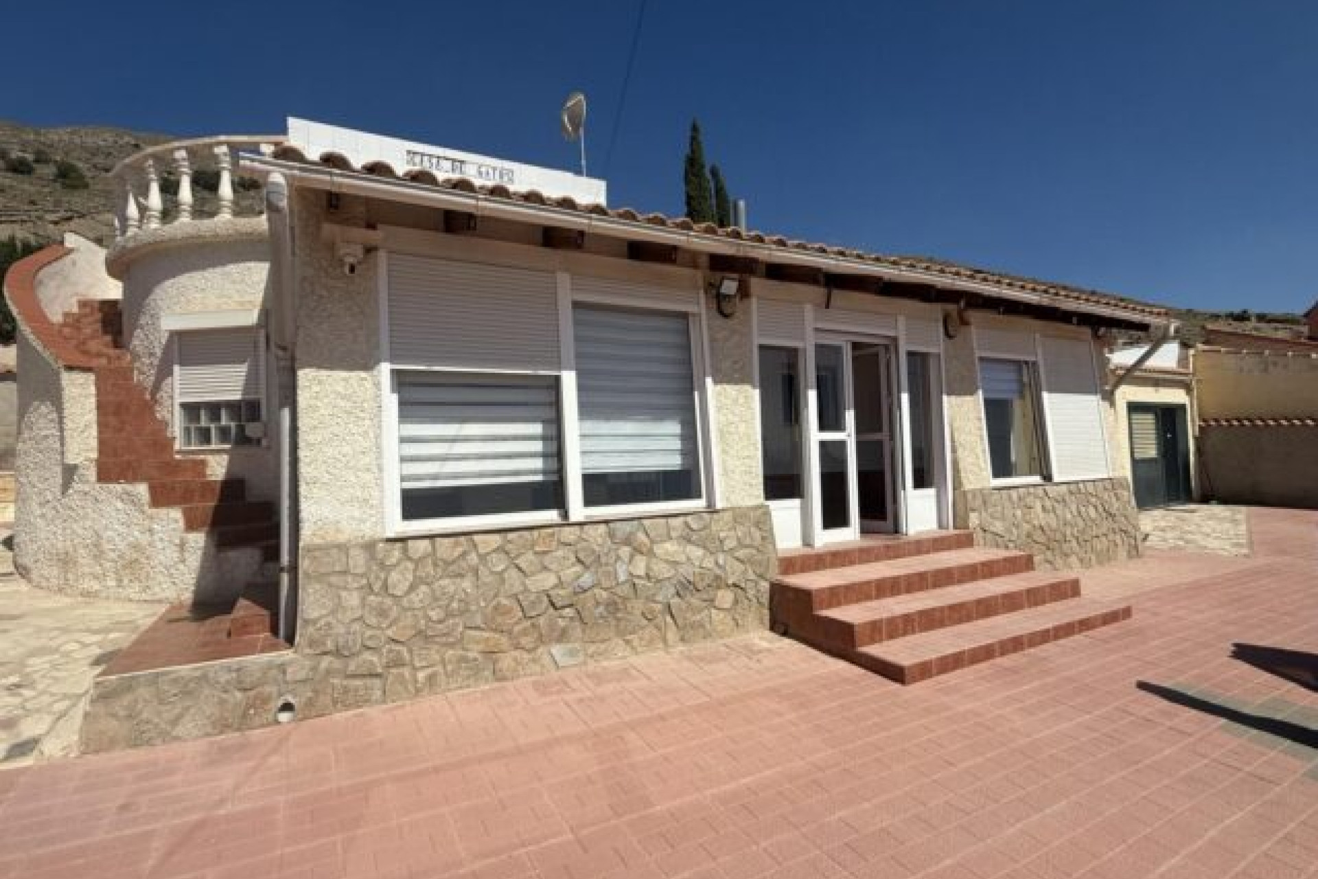 Herverkoop - Villa -
Fortuna