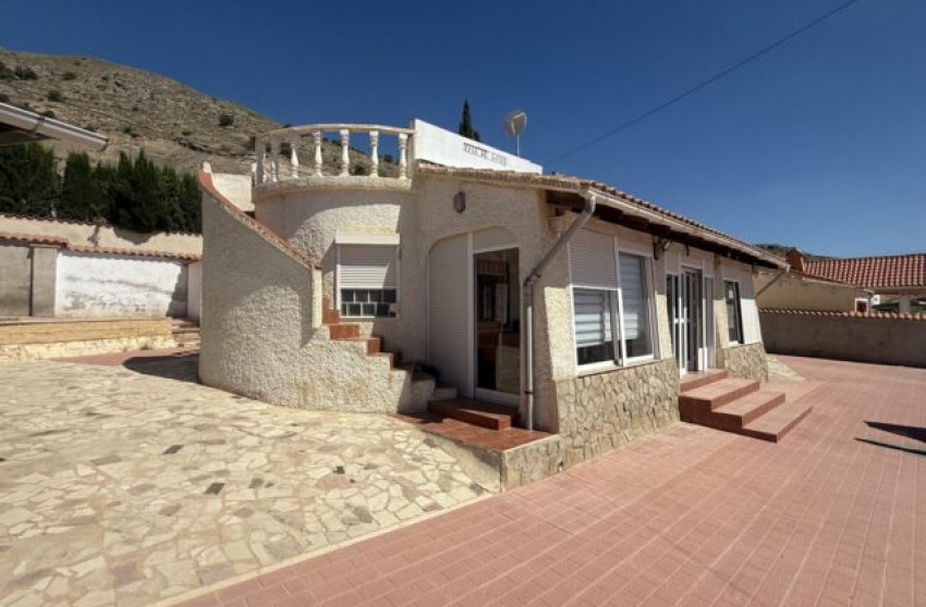 Herverkoop - Villa -
Fortuna