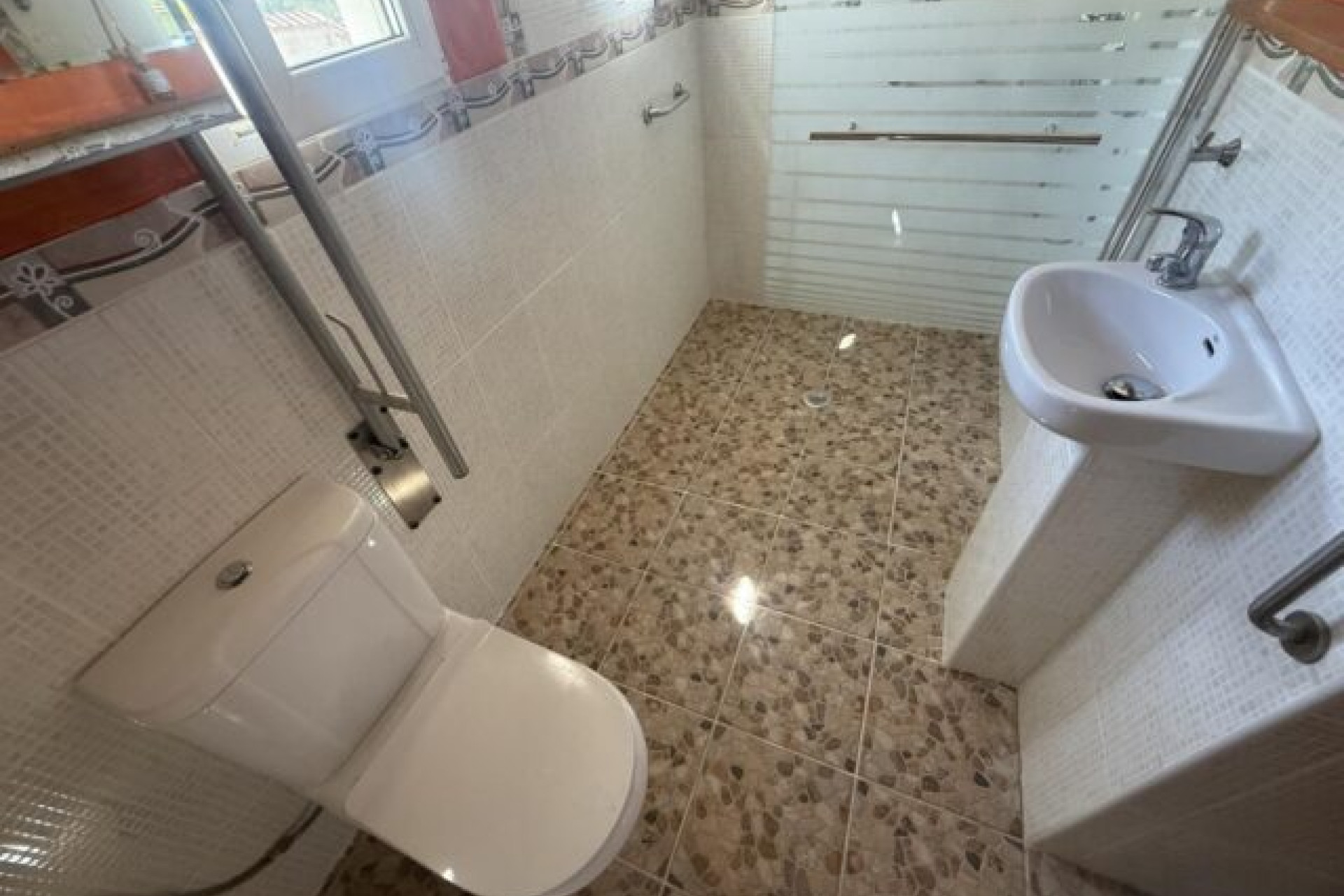 Herverkoop - Villa -
Fortuna