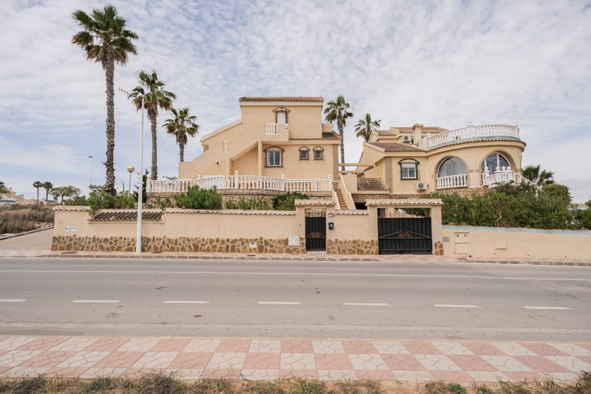 Herverkoop - Villa -
Gran Alacant - Monte y Mar