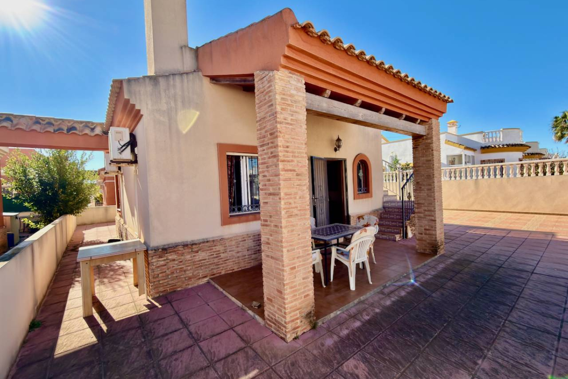 Herverkoop - Villa -
Guardamar del Segura - El Raso