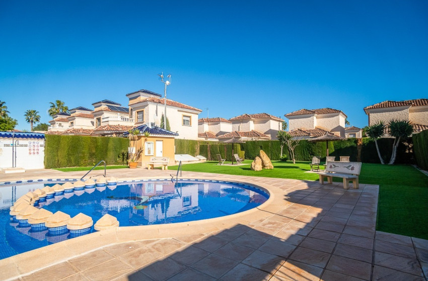 Herverkoop - Villa -
Guardamar del Segura