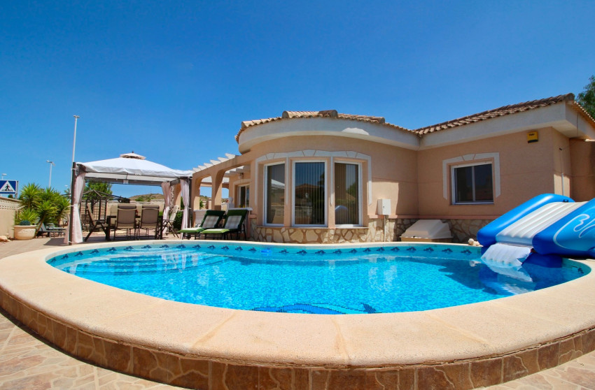 Herverkoop - Villa -
Hondón de las Nieves - HONDON DE LAS NIEVES
