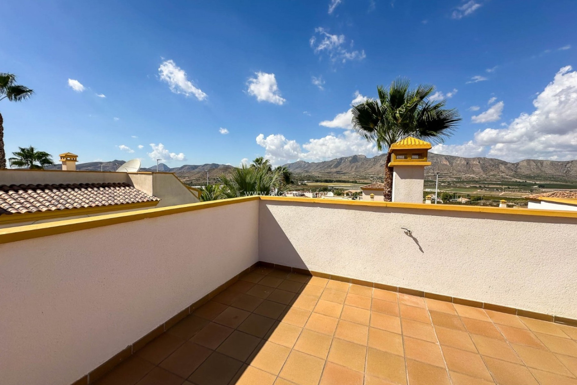 Herverkoop - Villa -
Hondón de las Nieves - HONDON DE LAS NIEVES