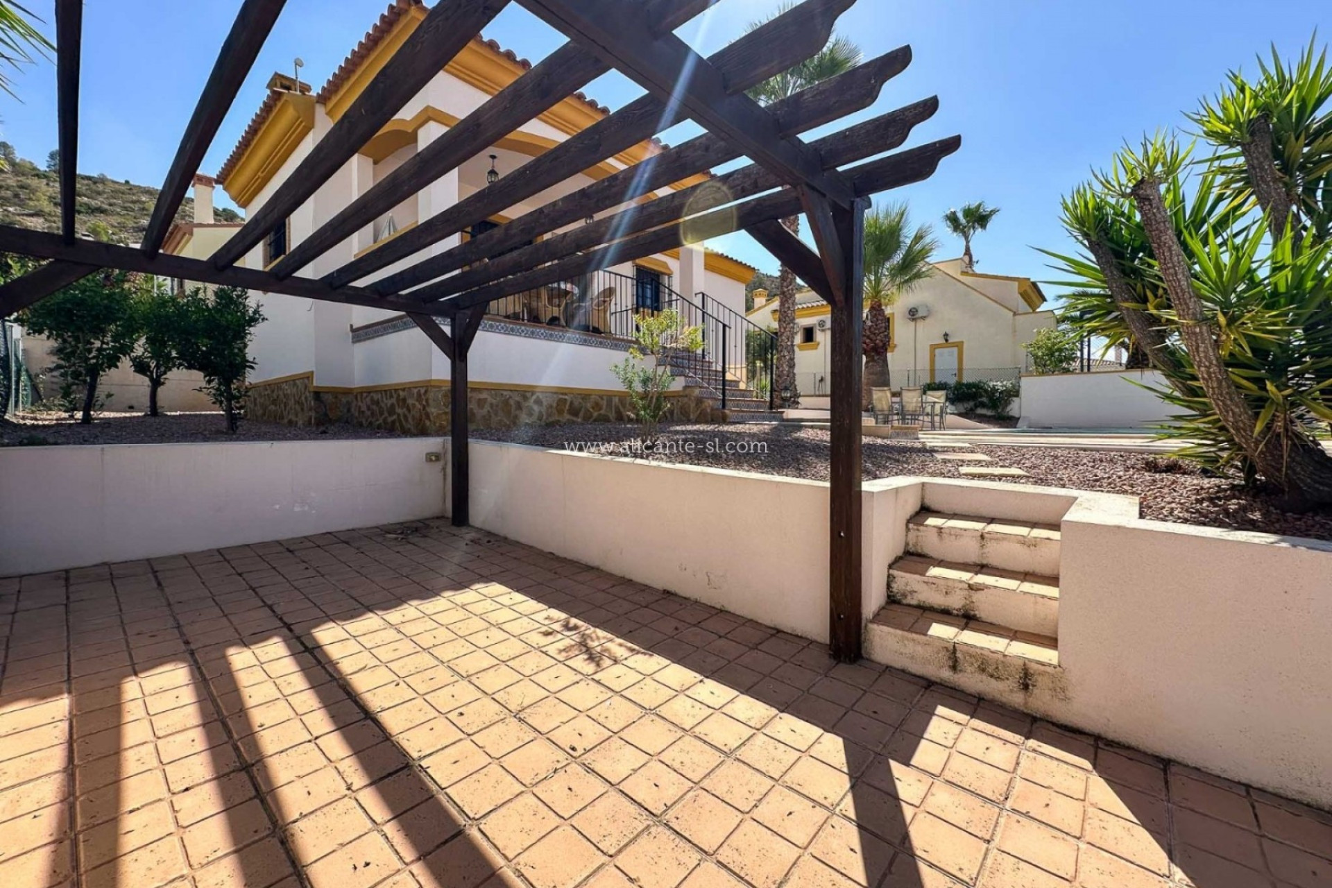 Herverkoop - Villa -
Hondón de las Nieves - HONDON DE LAS NIEVES