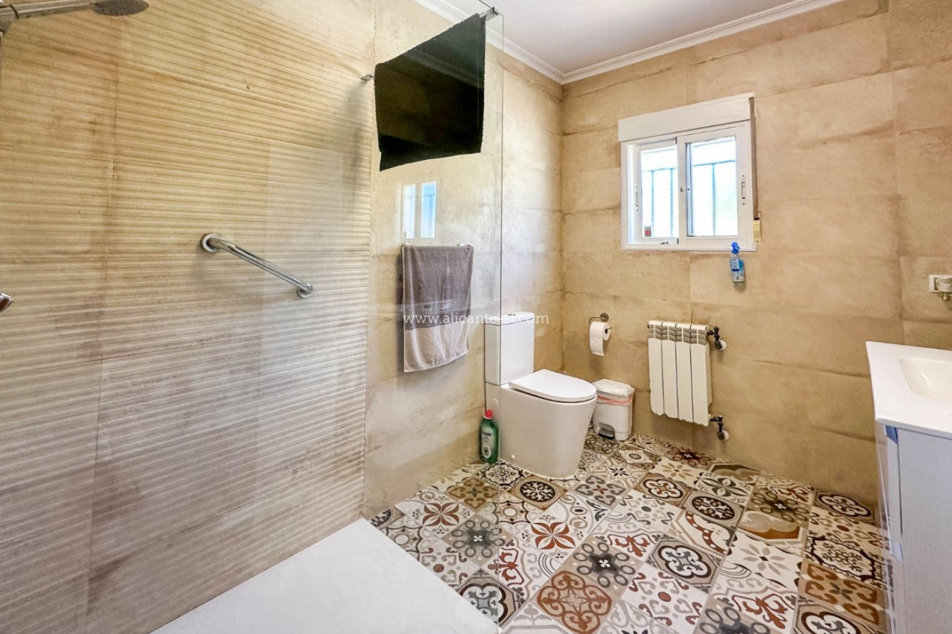 Herverkoop - Villa -
Hondón de las Nieves - Pueblo