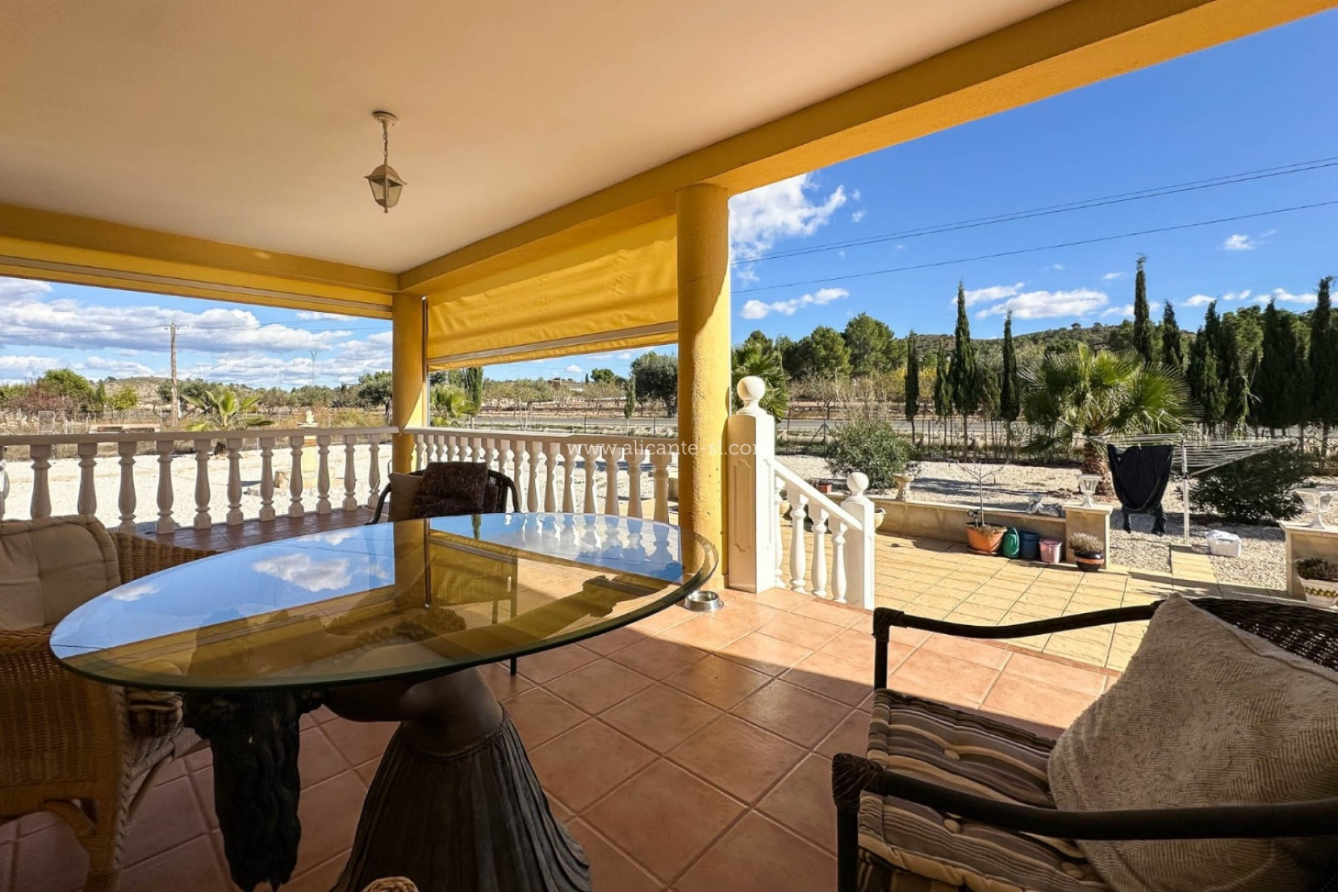 Herverkoop - Villa -
Hondón de las Nieves - Pueblo