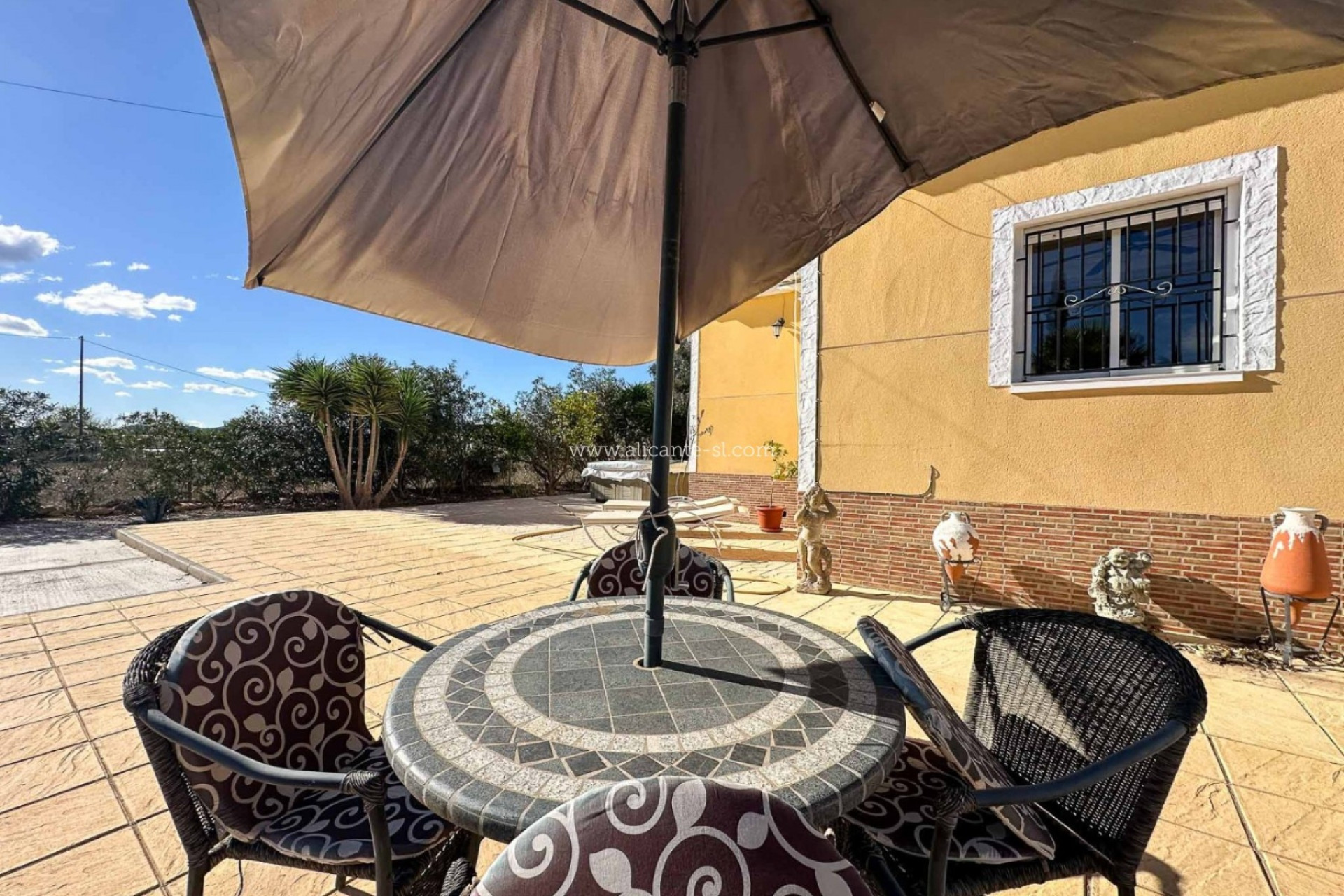 Herverkoop - Villa -
Hondón de las Nieves - Pueblo