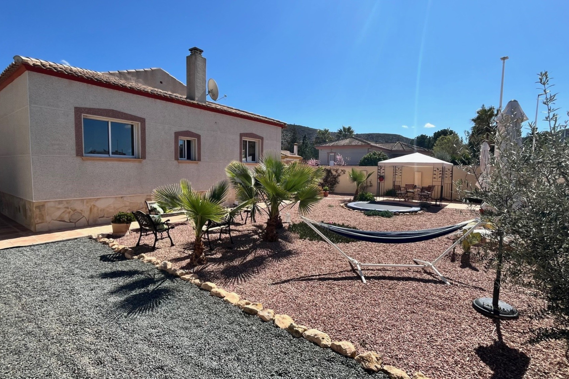 Herverkoop - Villa -
Hondón de las Nieves - Urbaniz La Montañosa