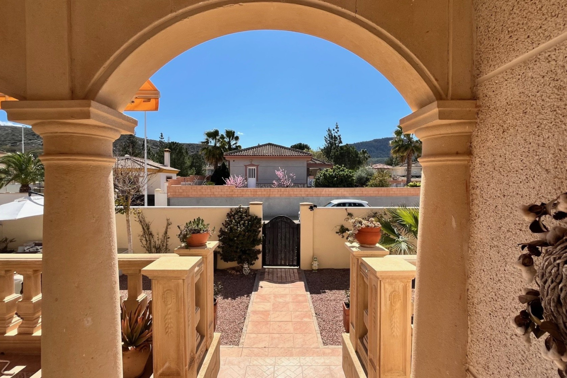 Herverkoop - Villa -
Hondón de las Nieves - Urbaniz La Montañosa