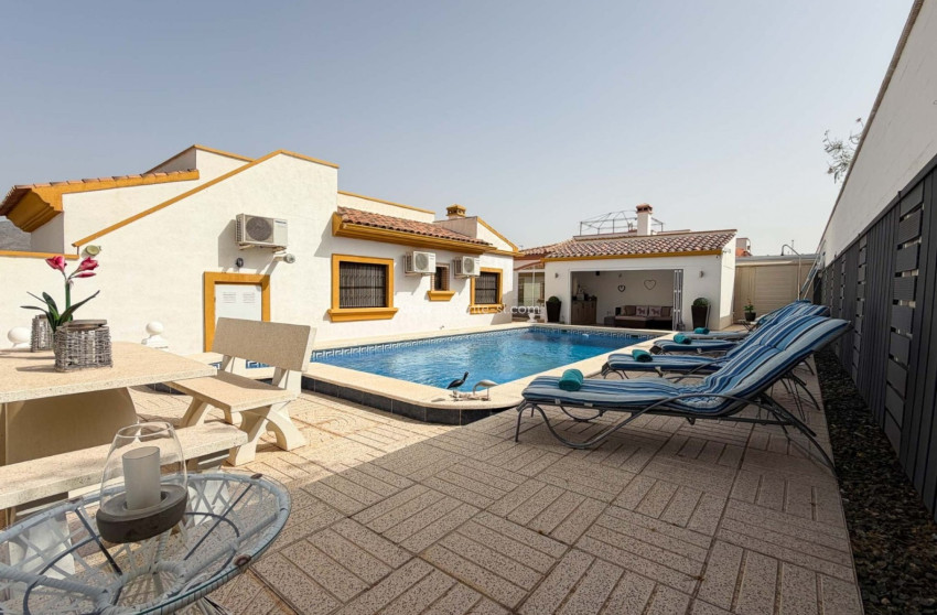 Herverkoop - Villa -
Hondón de las Nieves - Urbaniz La Montañosa