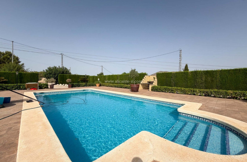 Herverkoop - Villa -
Hondón de los Fráiles - HONDON DE LOS FRAILES