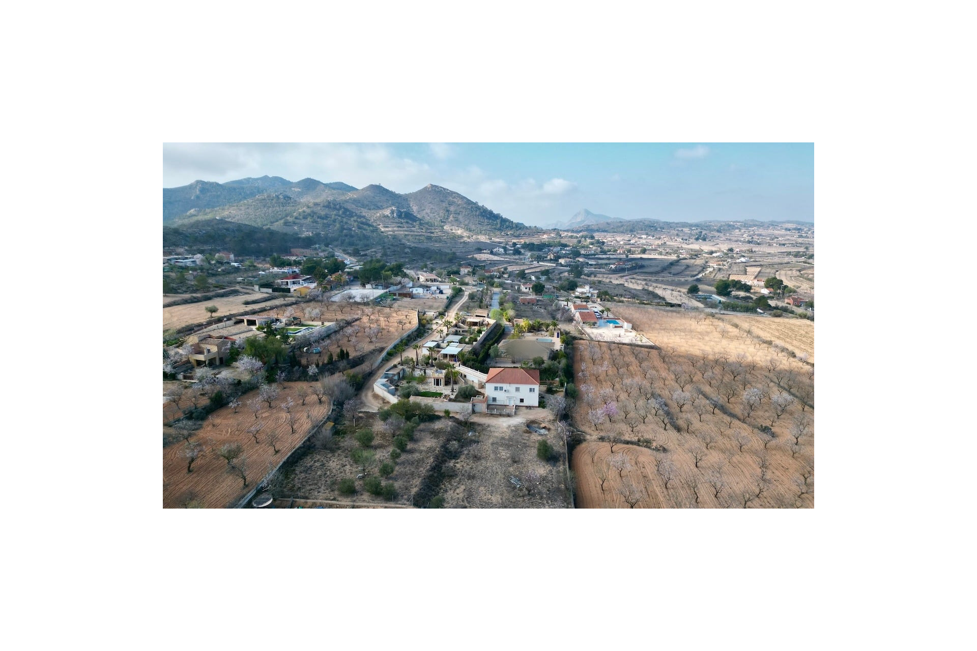 Herverkoop - Villa -
Hondón de los Fráiles