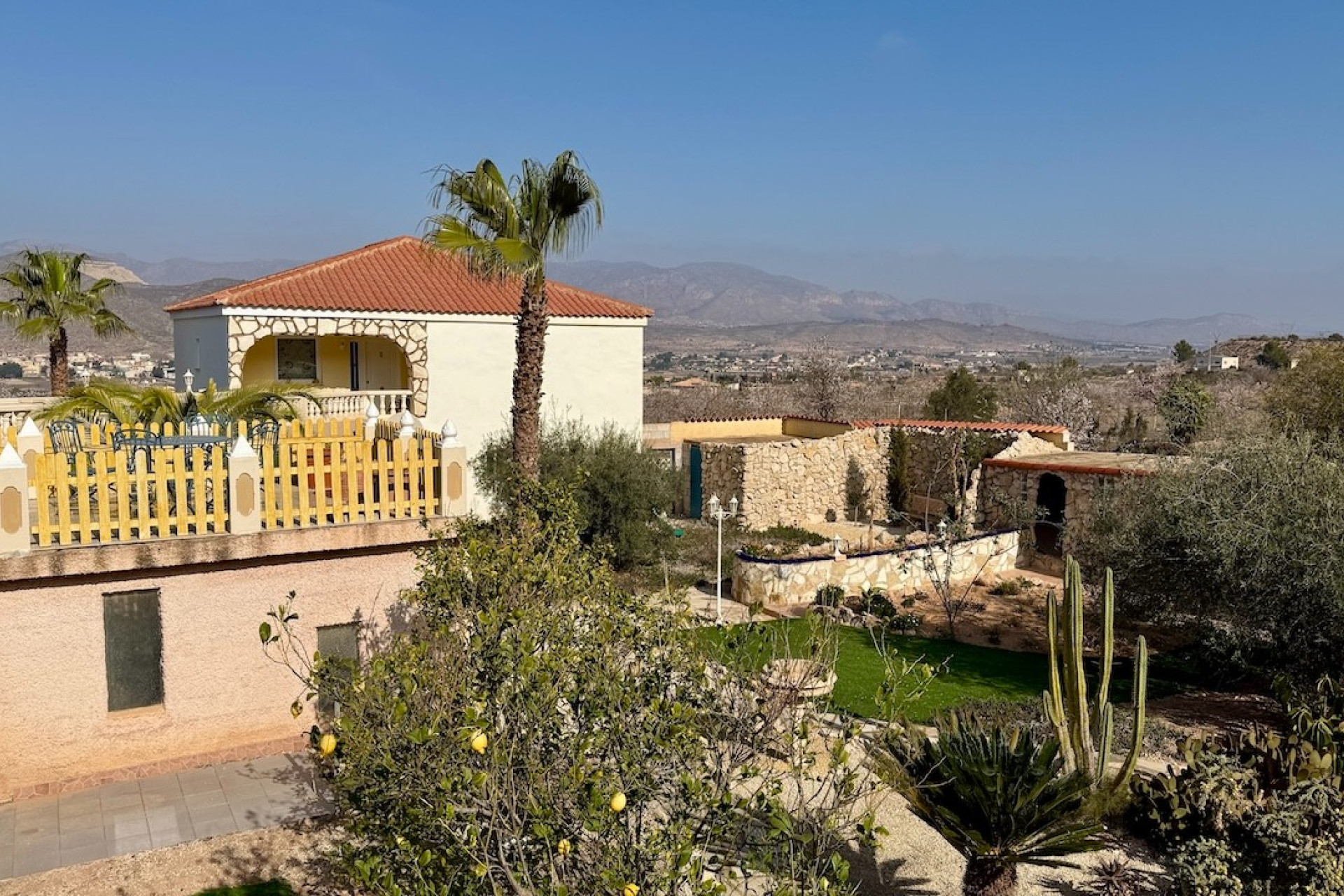 Herverkoop - Villa -
Hondón de los Fráiles