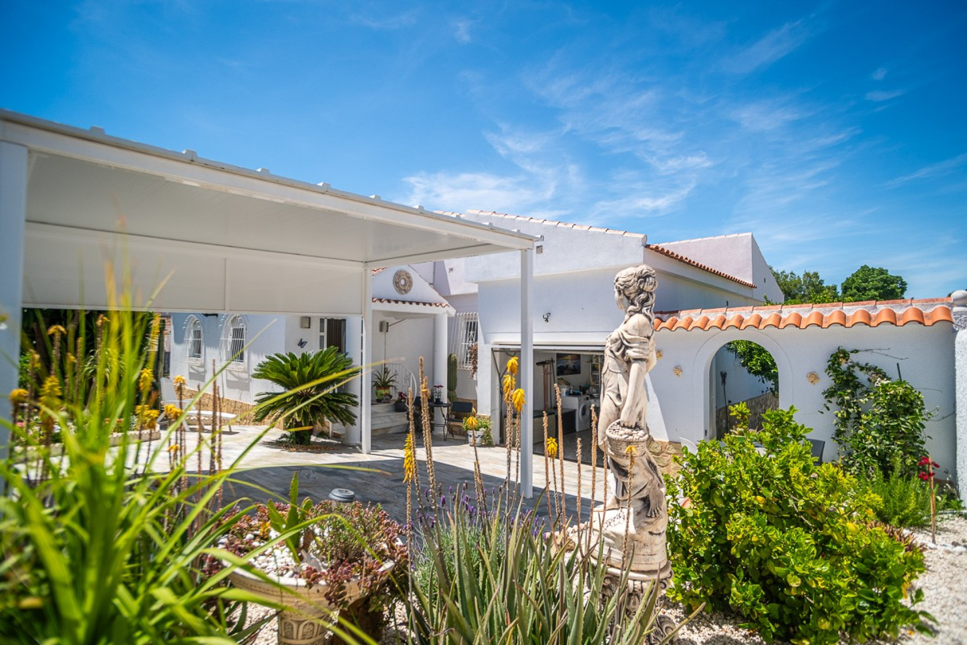 Herverkoop - Villa -
La Marina - Costa Blanca