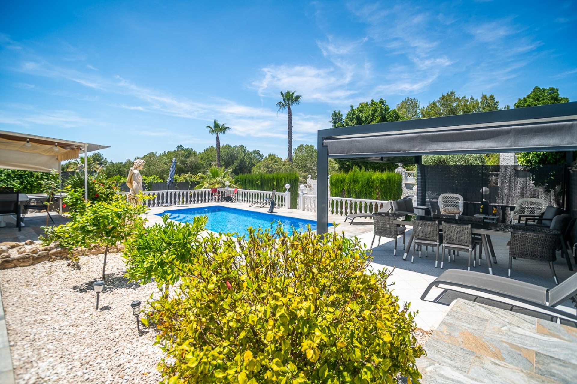Herverkoop - Villa -
La Marina - Costa Blanca