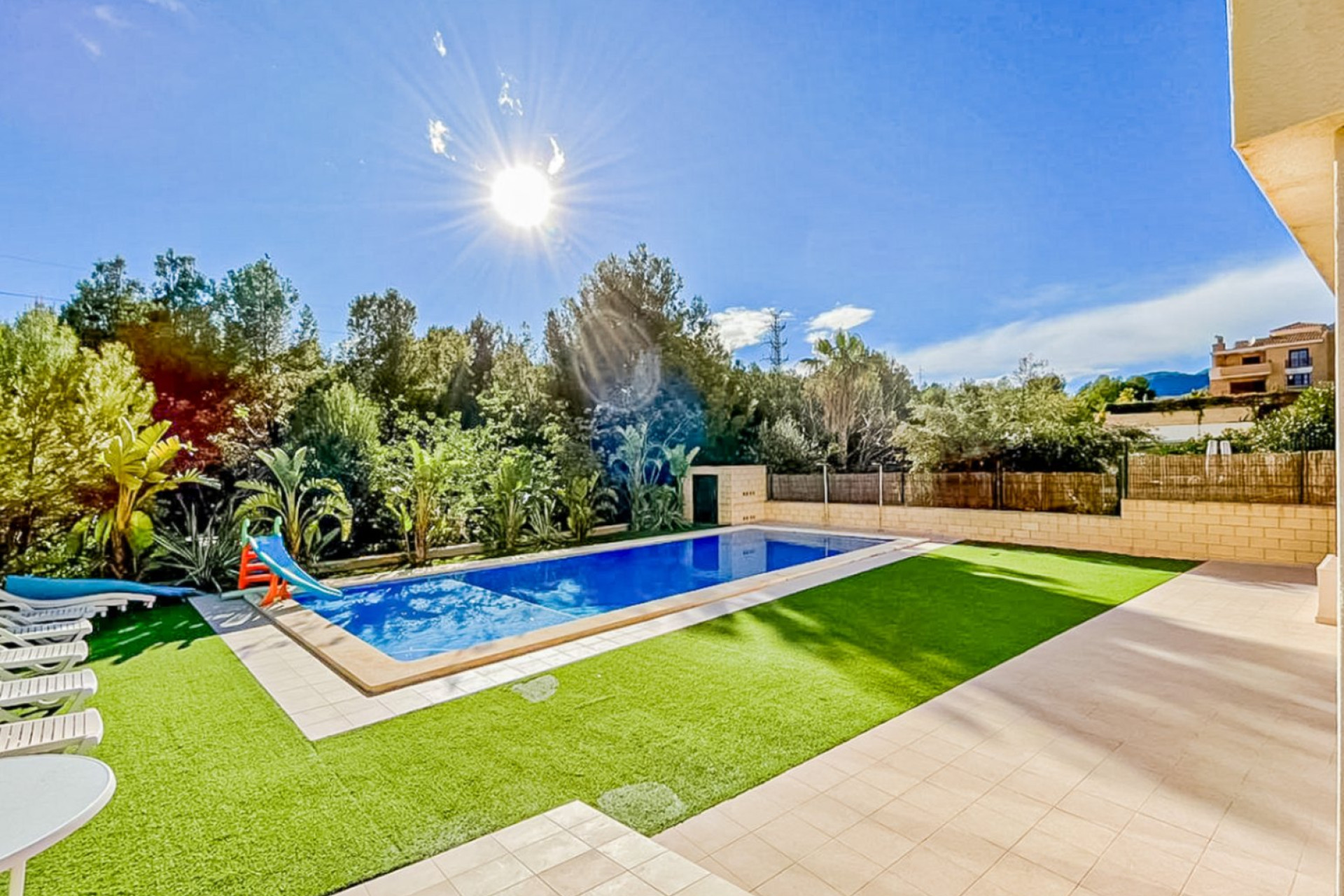Herverkoop - Villa -
La Nucía - Montebello