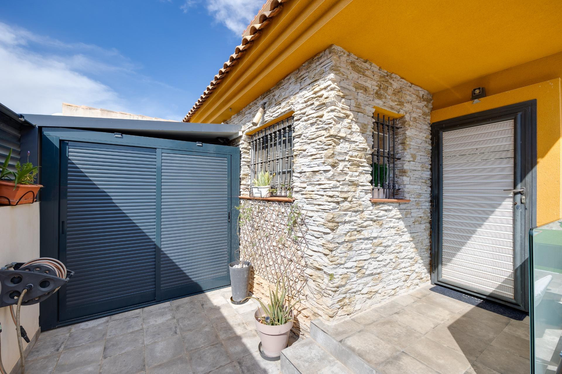 Herverkoop - Villa -
Los Montesinos - La Herrada