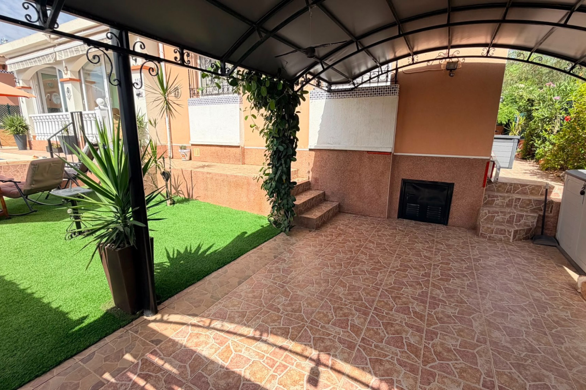 Herverkoop - Villa -
Los Montesinos - La Herrada